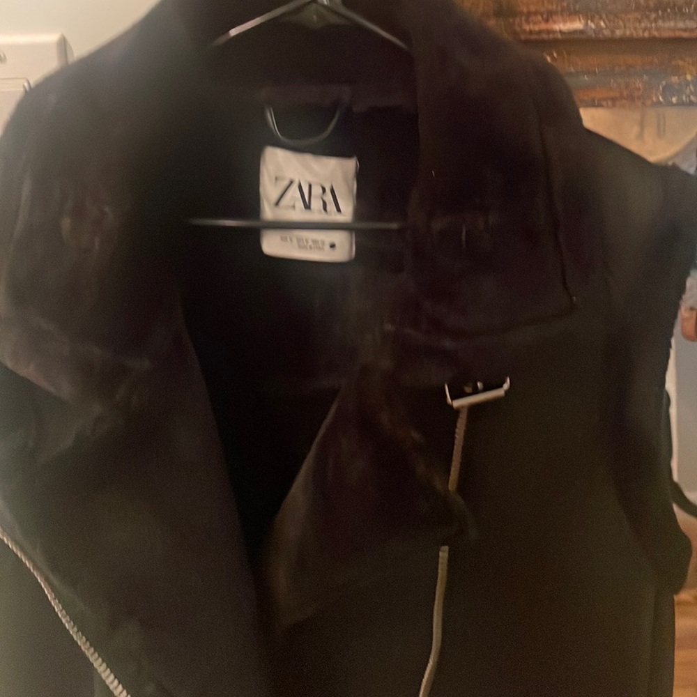 Zara Shearling Leather Vest
Women medium